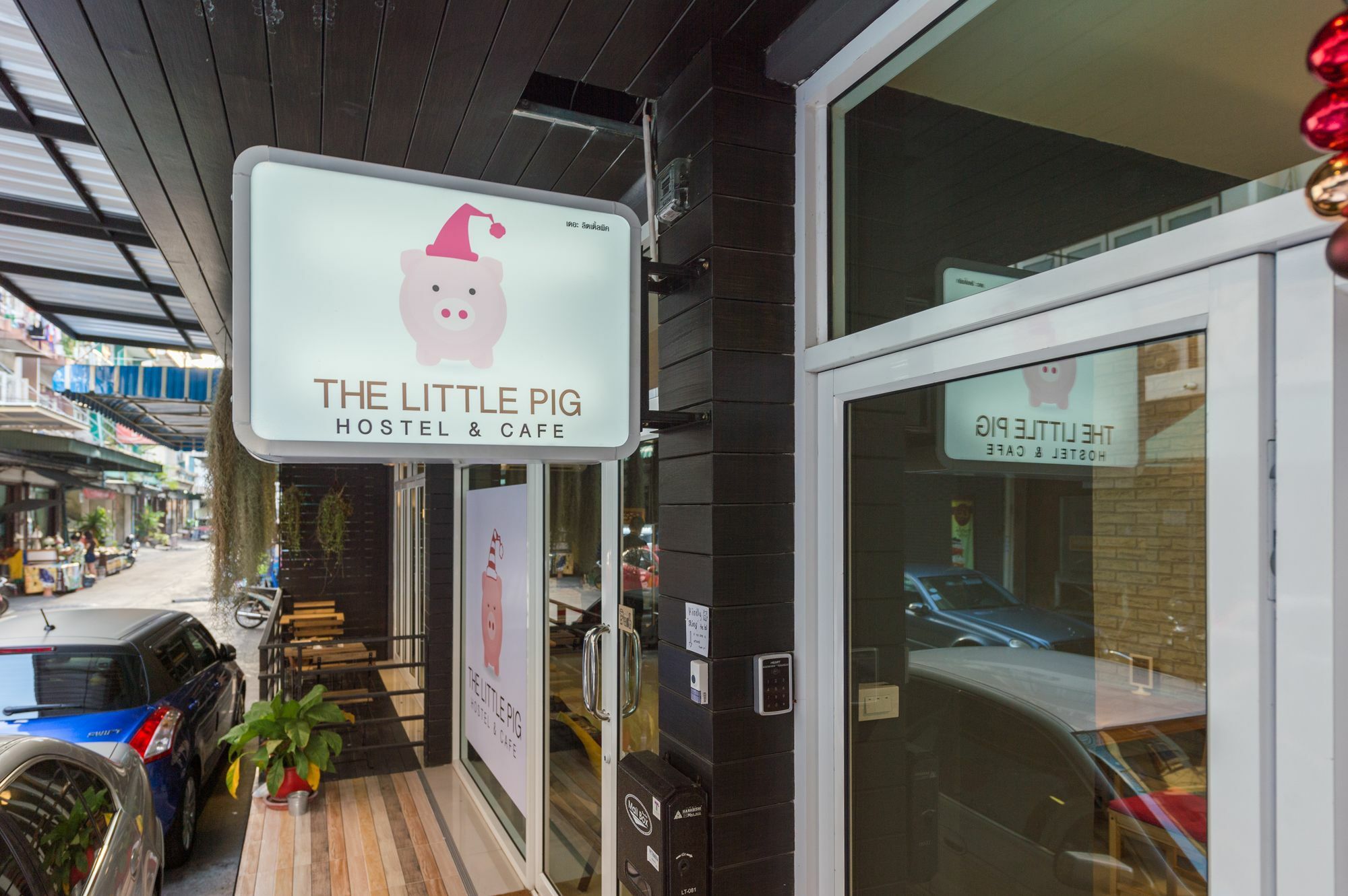 The Little Pig Sukhumvit Otel Bangkok Dış mekan fotoğraf